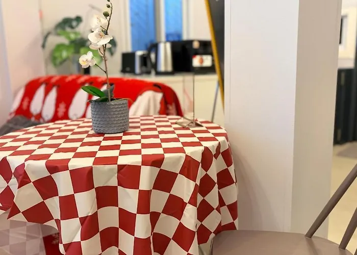 Cozy Nest At Sathon Private Home,peaceful Getaway 別荘